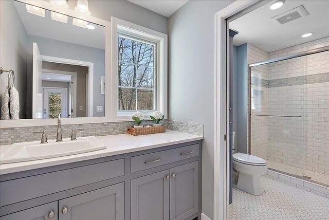 690 Dunegrass Circle Drive, Saugatuck, MI 49453