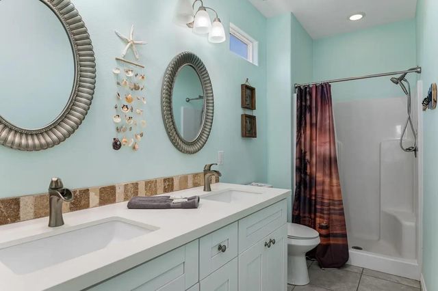 985 Gordon Drive, Gilchrist, TX 77617