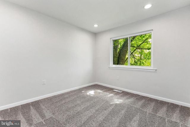 1344 BARNABY TER SE, Washington, DC 20032