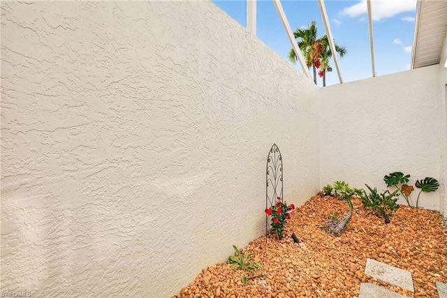 1221 SW 51st TER, Cape Coral, FL 33914