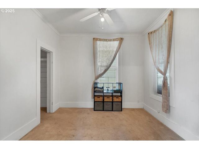 205 N 3RD St, Jefferson, OR 97352