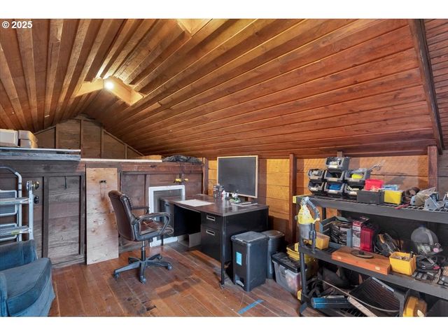 205 N 3RD St, Jefferson, OR 97352