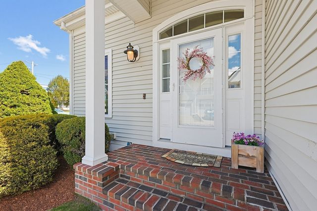 20 Cedarview Circle 20, Milford, MA 01757