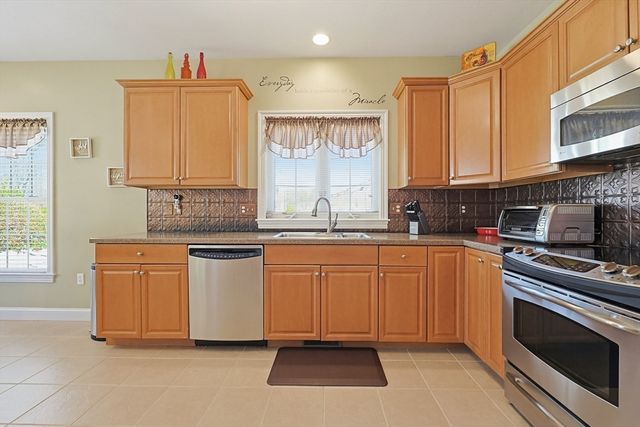 20 Cedarview Circle 20, Milford, MA 01757