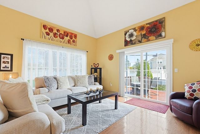 20 Cedarview Circle 20, Milford, MA 01757