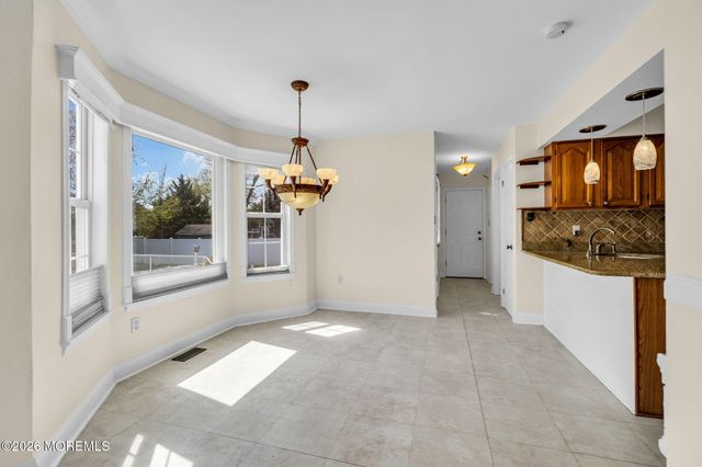 30 Wendy Court, Jackson, NJ 08527