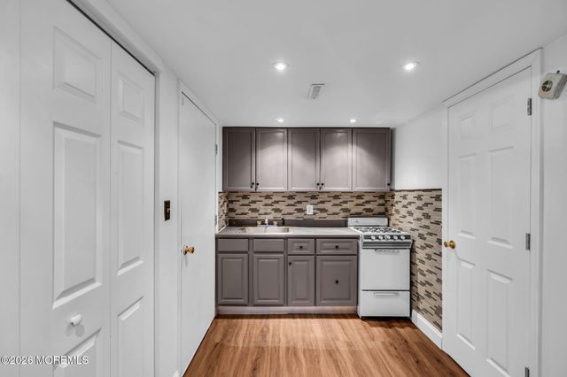 30 Wendy Court, Jackson, NJ 08527