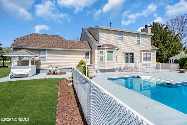 30 Wendy Court, Jackson, NJ 08527