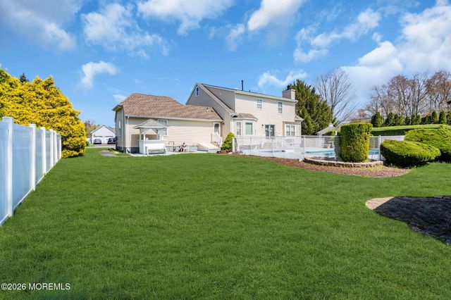 30 Wendy Court, Jackson, NJ 08527