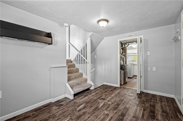 365 Fruitwood Dr, Bethel Park, PA 15102