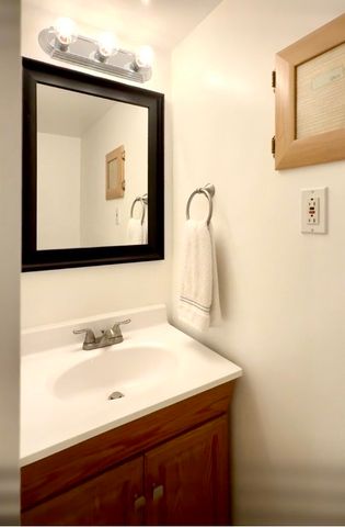 365 Fruitwood Dr, Bethel Park, PA 15102