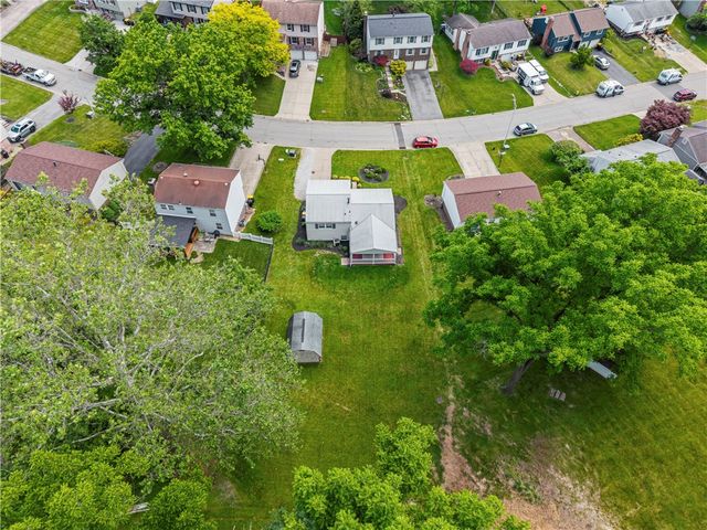 365 Fruitwood Dr, Bethel Park, PA 15102