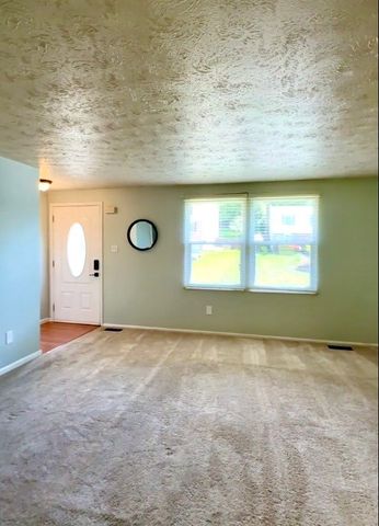 365 Fruitwood Dr, Bethel Park, PA 15102