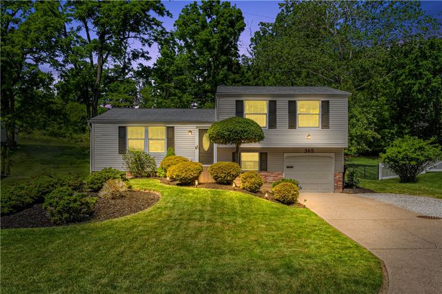 365 Fruitwood Dr, Bethel Park, PA 15102