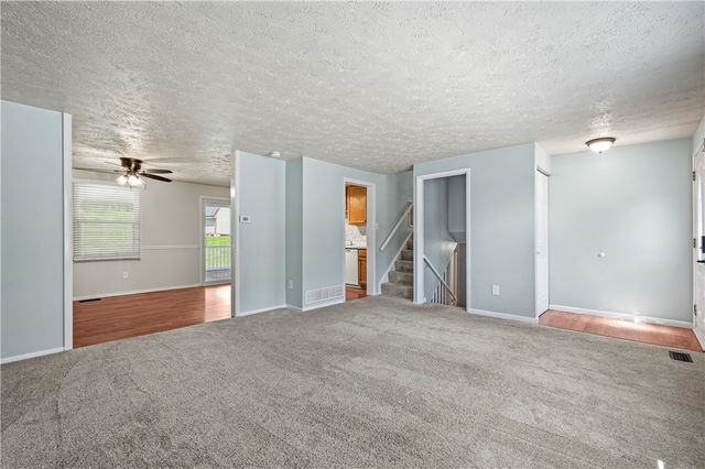 365 Fruitwood Dr, Bethel Park, PA 15102