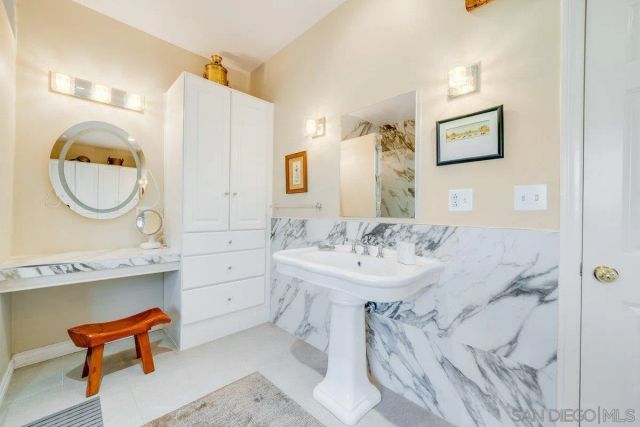 1 Saddle Creek Rd, Fallbrook, CA 92028