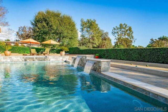 1 Saddle Creek Rd, Fallbrook, CA 92028