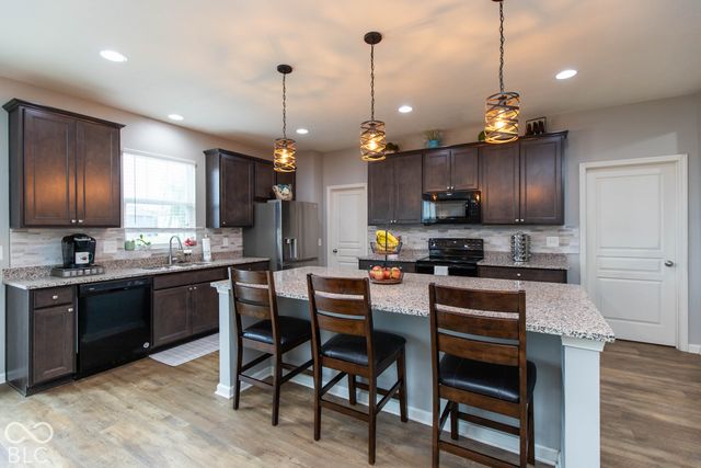 8284 Terryglass, Avon, IN 46123