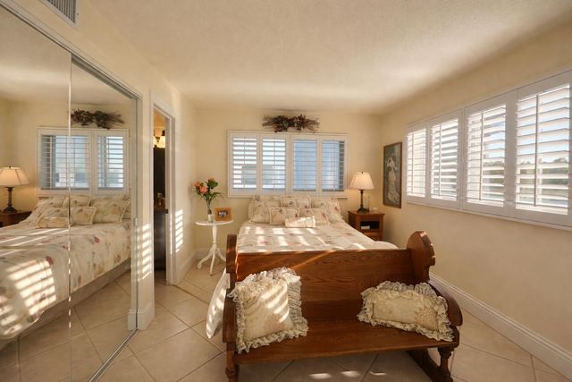 20 Colonial Club Drive 200, Boynton Beach, FL 33435