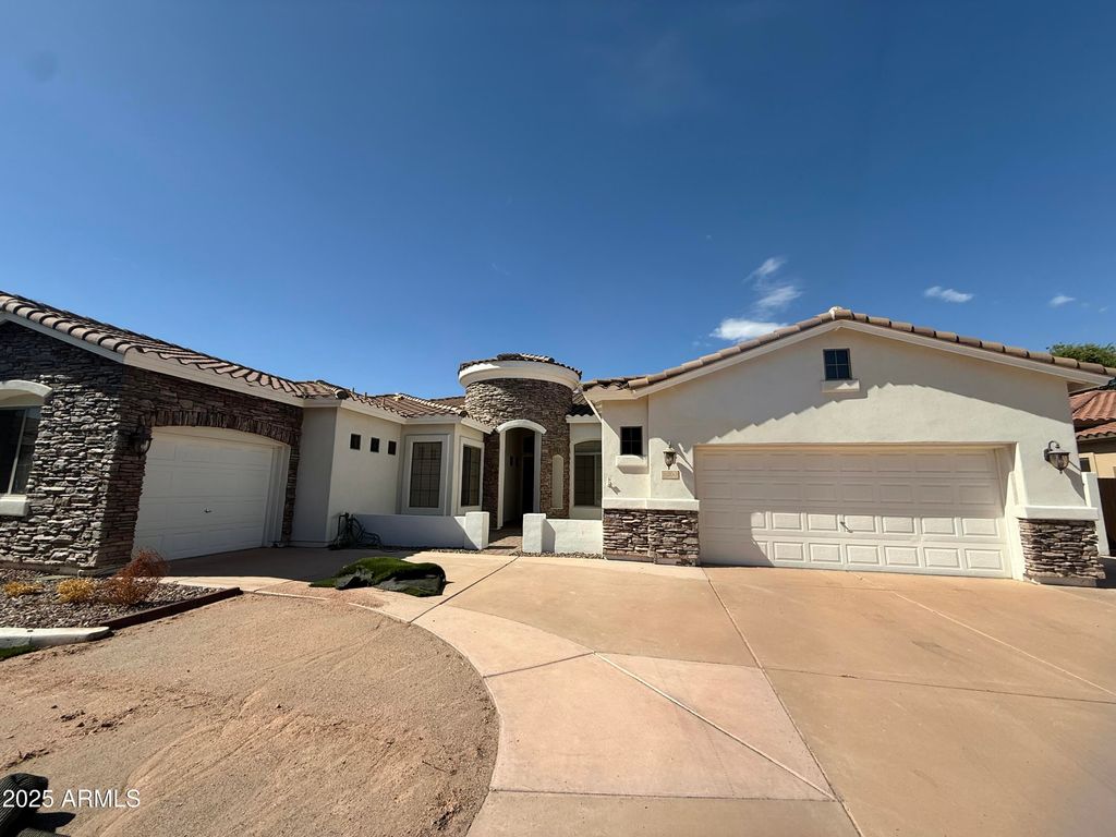 2200 W MARLIN Drive, Chandler, AZ 85286