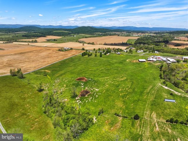 137 BRADY LN, Mount Jackson, VA 22842