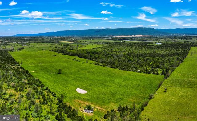 137 BRADY LN, Mount Jackson, VA 22842