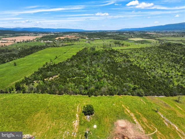 137 BRADY LN, Mount Jackson, VA 22842