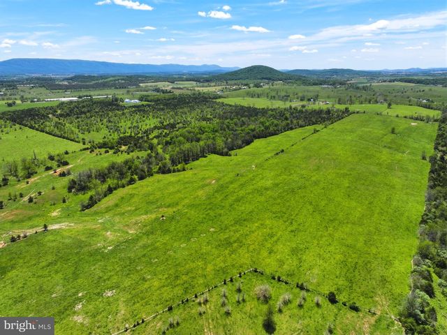 137 BRADY LN, Mount Jackson, VA 22842
