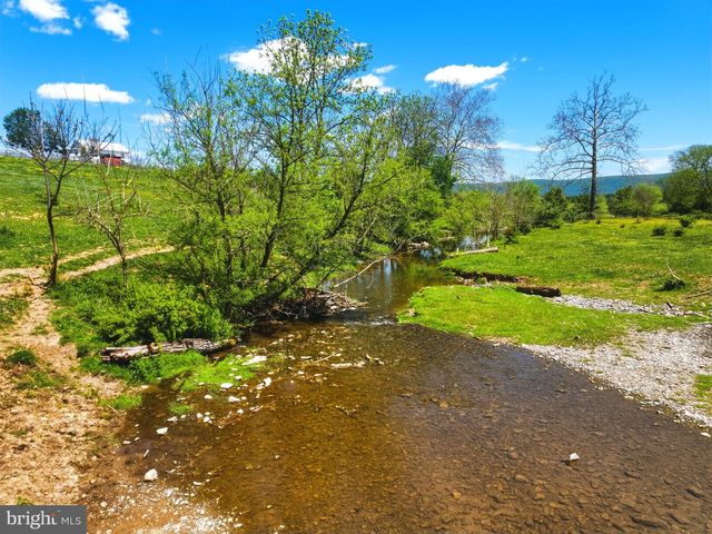 137 BRADY LN, Mount Jackson, VA 22842
