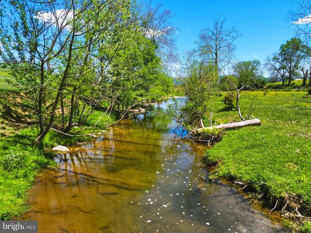 137 BRADY LN, Mount Jackson, VA 22842