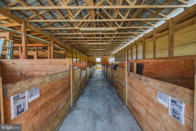 137 BRADY LN, Mount Jackson, VA 22842