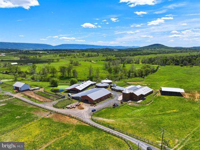 137 BRADY LN, Mount Jackson, VA 22842