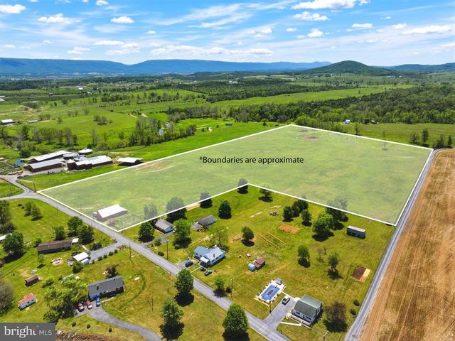 137 BRADY LN, Mount Jackson, VA 22842