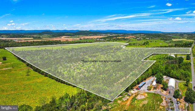 137 BRADY LN, Mount Jackson, VA 22842
