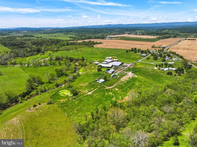 137 BRADY LN, Mount Jackson, VA 22842