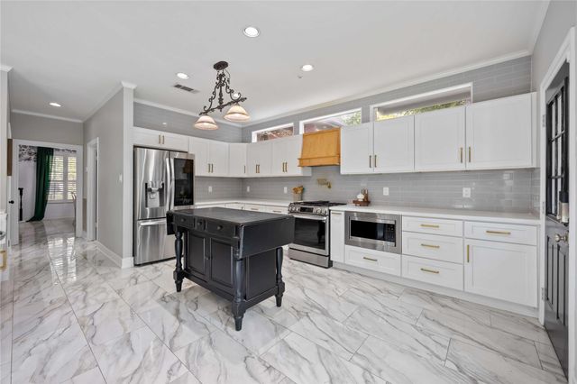 59 W Misty Morning Trace, The Woodlands, TX 77381