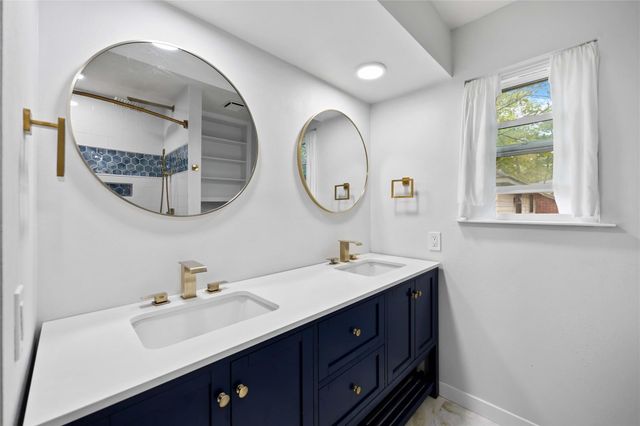 59 W Misty Morning Trace, The Woodlands, TX 77381