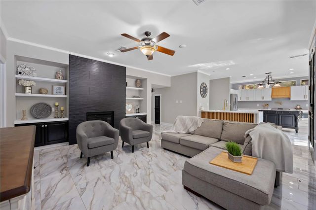 59 W Misty Morning Trace, The Woodlands, TX 77381