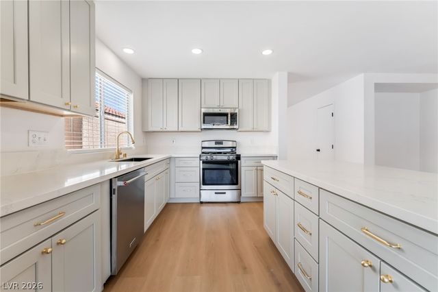 668 Rising Brook Drive, Henderson, NV 89011