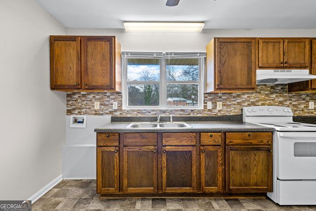 257 Fayetteville Road, Fairburn, GA 30213