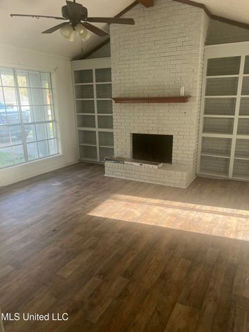 2479 Twisted Oak Drive, Jackson, MS 39212