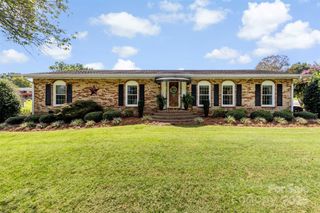 2413 Essen Lane, Gastonia, NC 28054