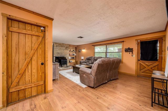 9660 N MATSONFORD AVENUE, Dunnellon, FL 34433