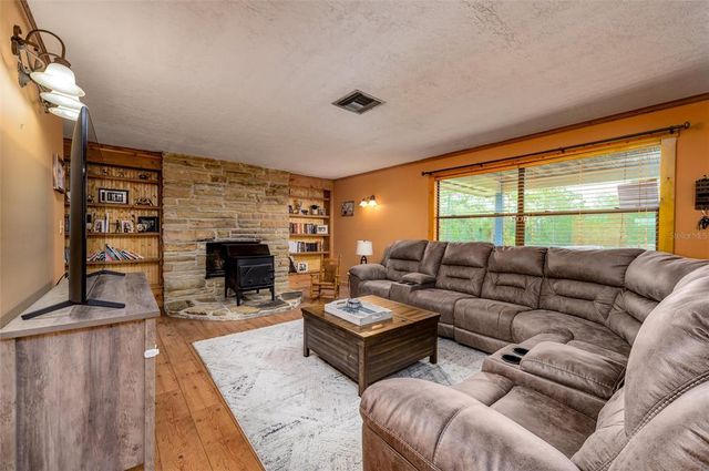 9660 N MATSONFORD AVENUE, Dunnellon, FL 34433