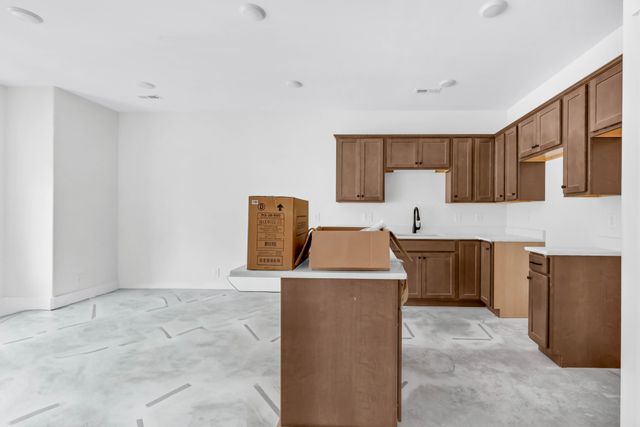 180 Clay Ridge Dr Unit A2, Clarksville, TN 37040