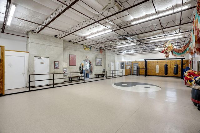 427 Adams Street SE, Albuquerque, NM 87108