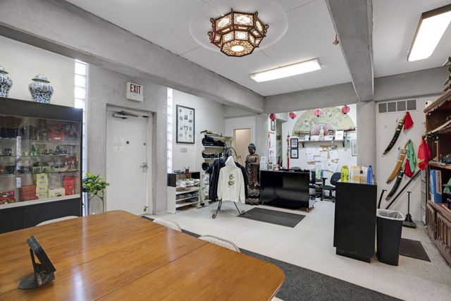 427 Adams Street SE, Albuquerque, NM 87108