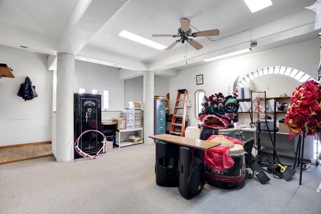 427 Adams Street SE, Albuquerque, NM 87108