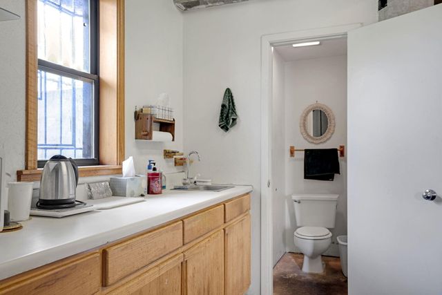 427 Adams Street SE, Albuquerque, NM 87108
