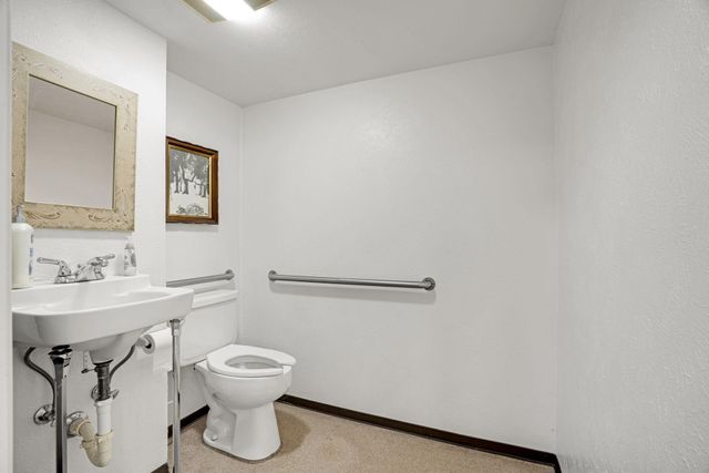427 Adams Street SE, Albuquerque, NM 87108